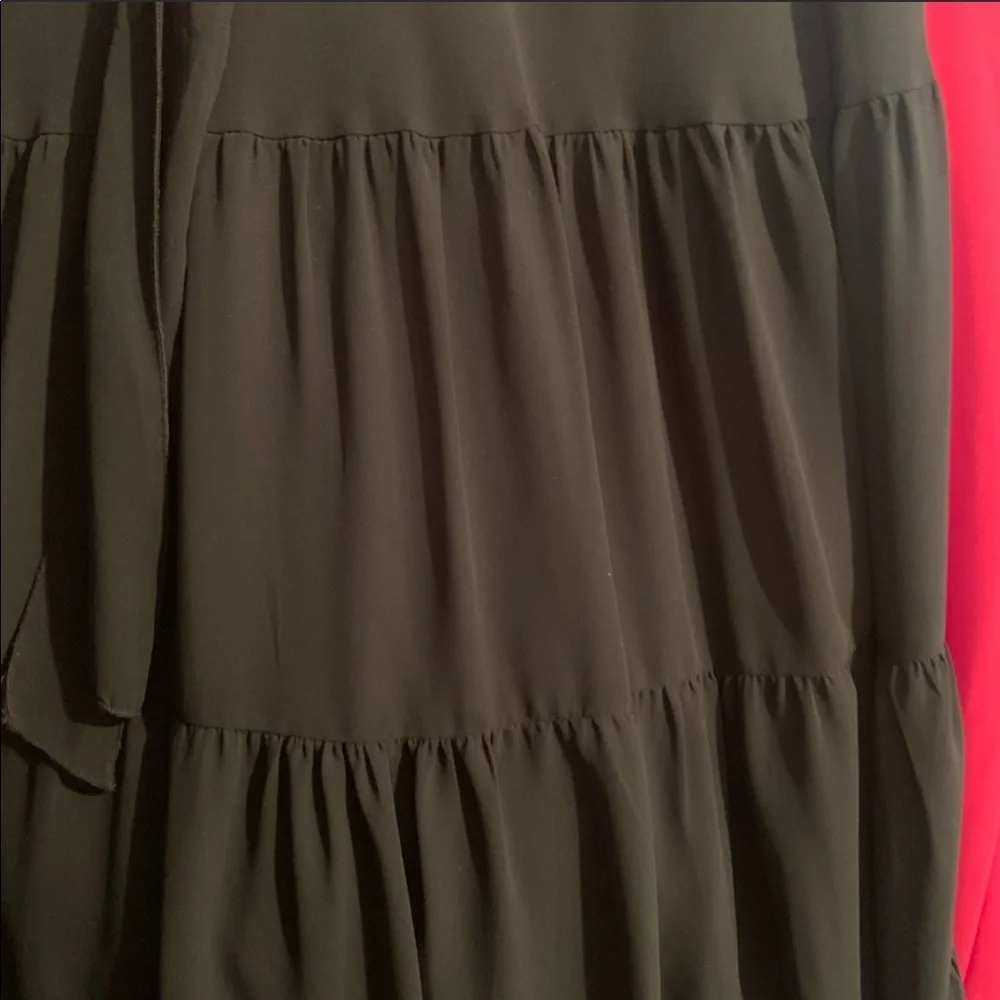 Connected Apparel Black Midi Dress Sz 10 Sleeveless VNeck Tiered Chiffon Classic - Picture 6 of 6